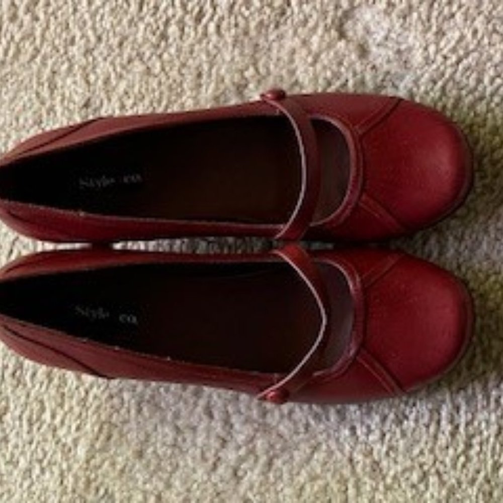 Women's shoes